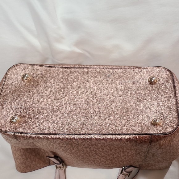 Michael Kors Metallic Pink Tote Bag - Picture 3 of 9